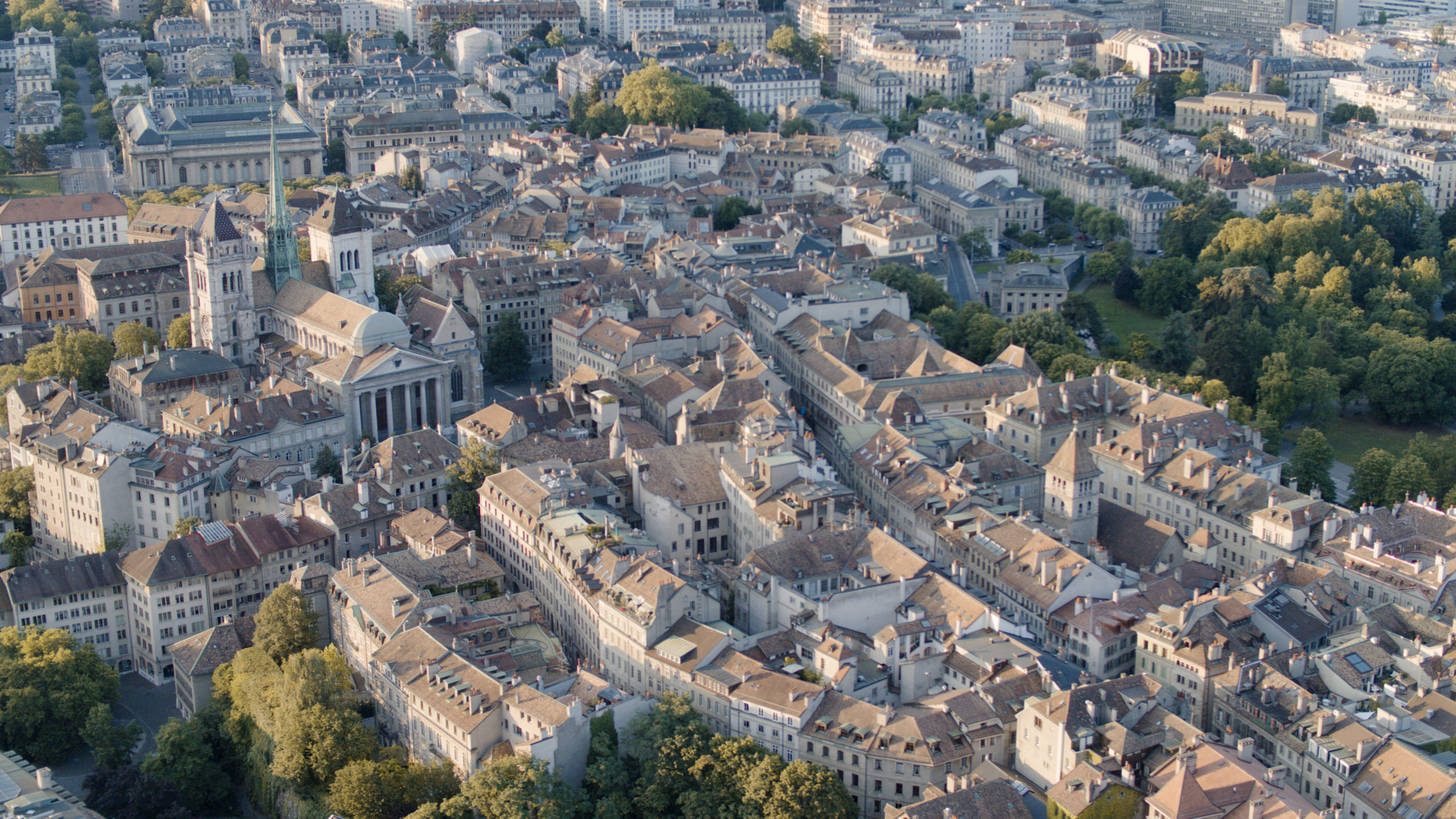 Areal view of the Old Town of Geneva - @ Geneva Tourism Office Old Town ©Genève Tourisme